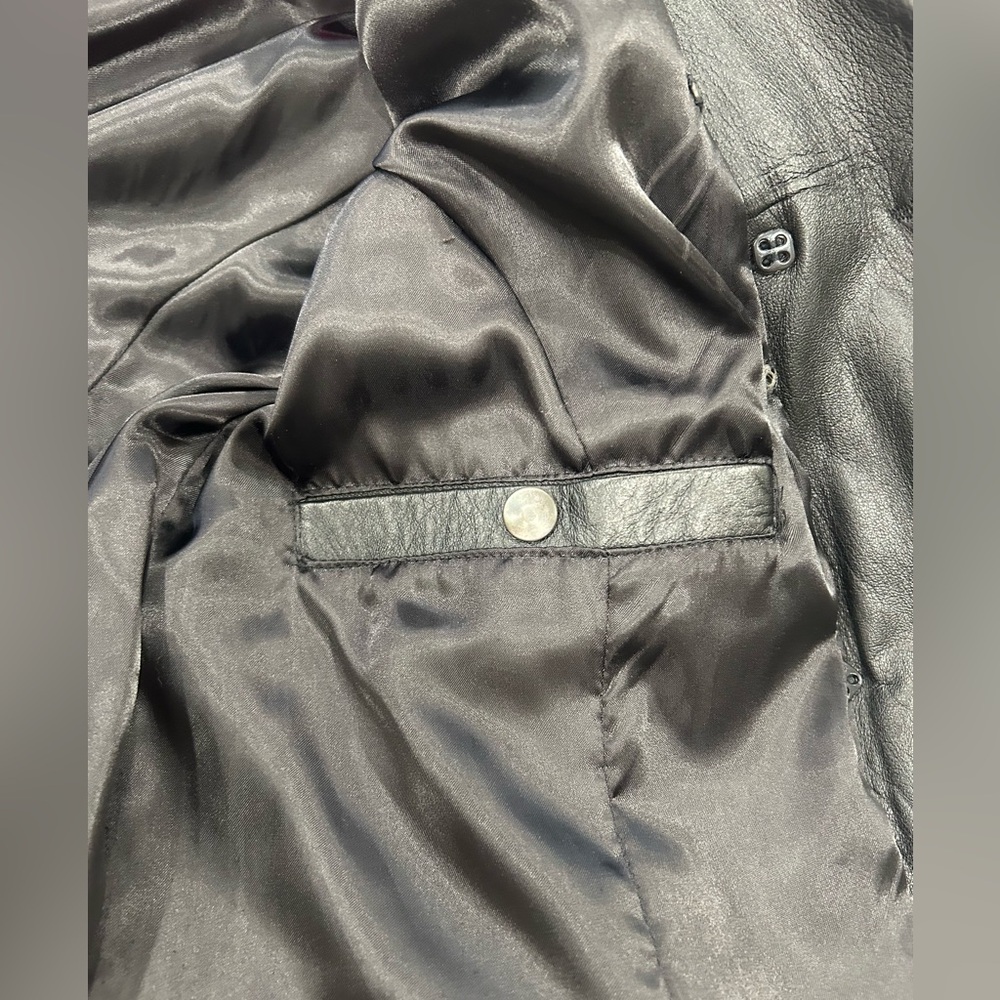 Leather jacket - Picture 6 of 7
